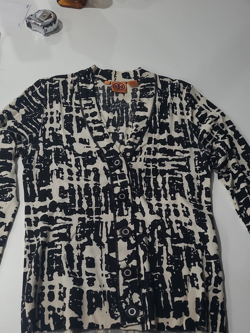 Tory Burch Black and Cream Abstract Print V-Neck Cardigan